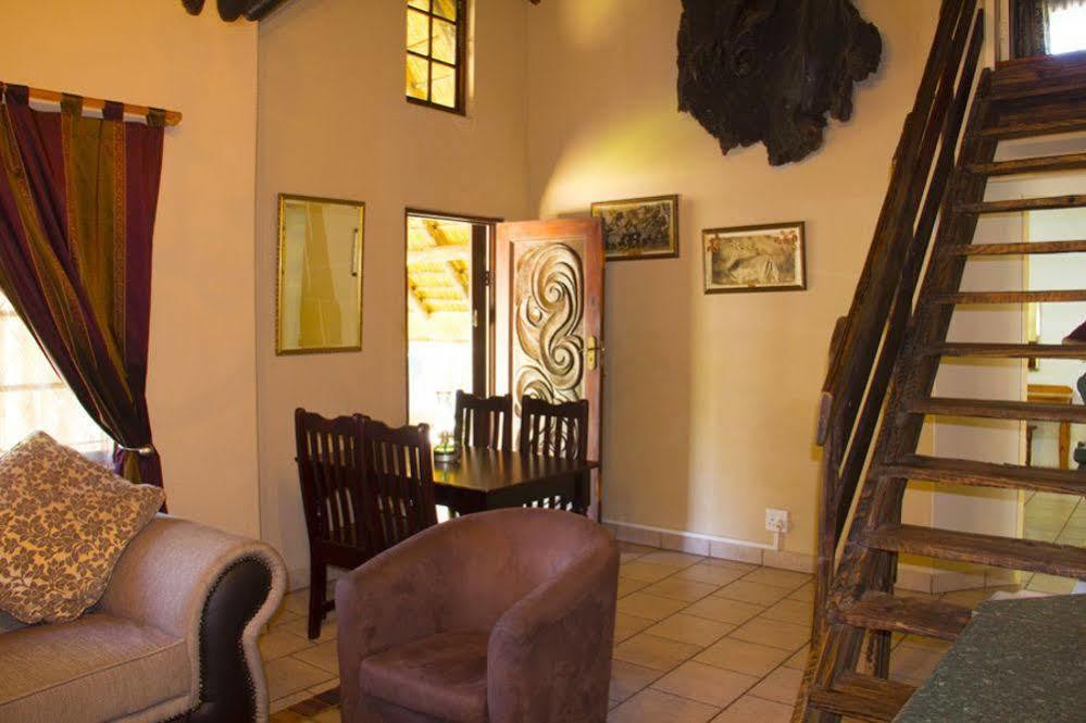 Hotel Aristo Manor à Richards Bay Extérieur photo