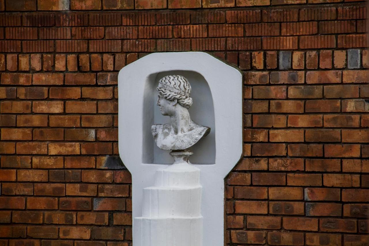 Hotel Aristo Manor à Richards Bay Extérieur photo